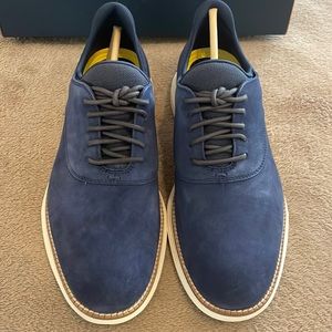 **BRAND NEW**Cole Haan Suade size 8